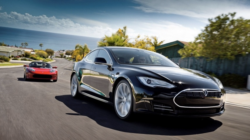 Illustration for article titled Tesla Model S "Alpha" shows off a sleeker electric ass